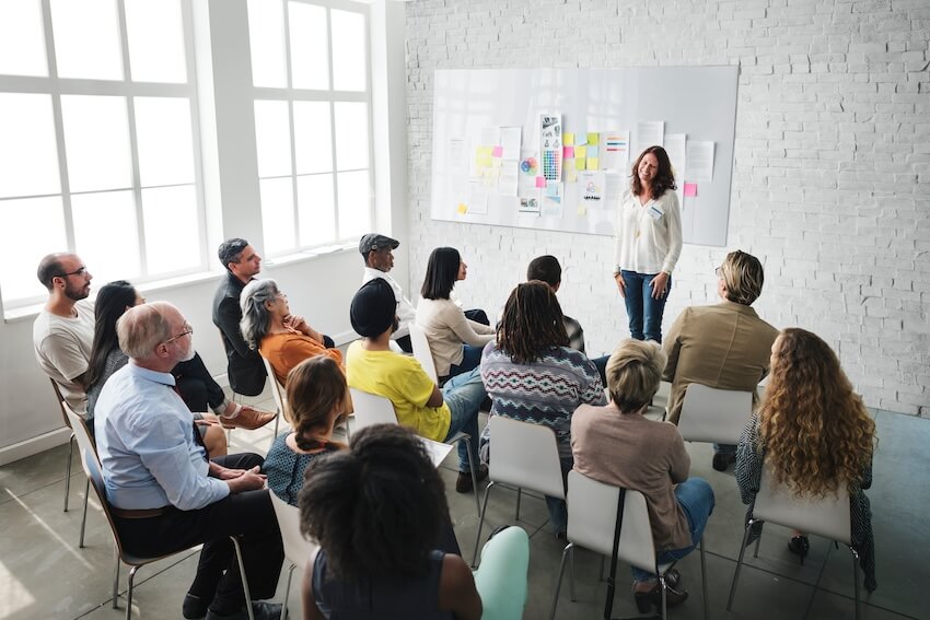 https://www.greenvelope.com/blog/wp-content/uploads/PTA-meeting.jpg